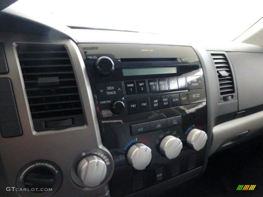 2013 Tundra Double Cab 4x4 - Silver Sky Metallic / Graphite photo #18