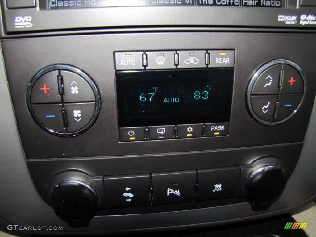 2011 Chevrolet Suburban Z71 4x4 Controls Photos