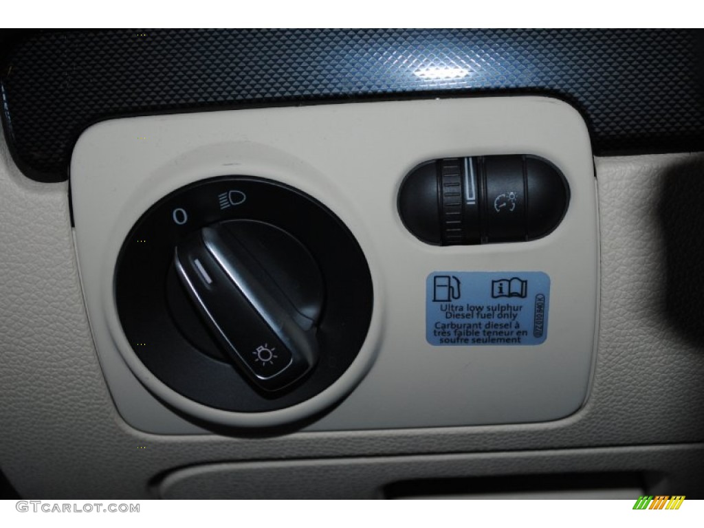 2013 Volkswagen Jetta TDI SportWagen Controls Photo #77878233