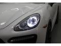 White - Cayenne Turbo Photo No. 15
