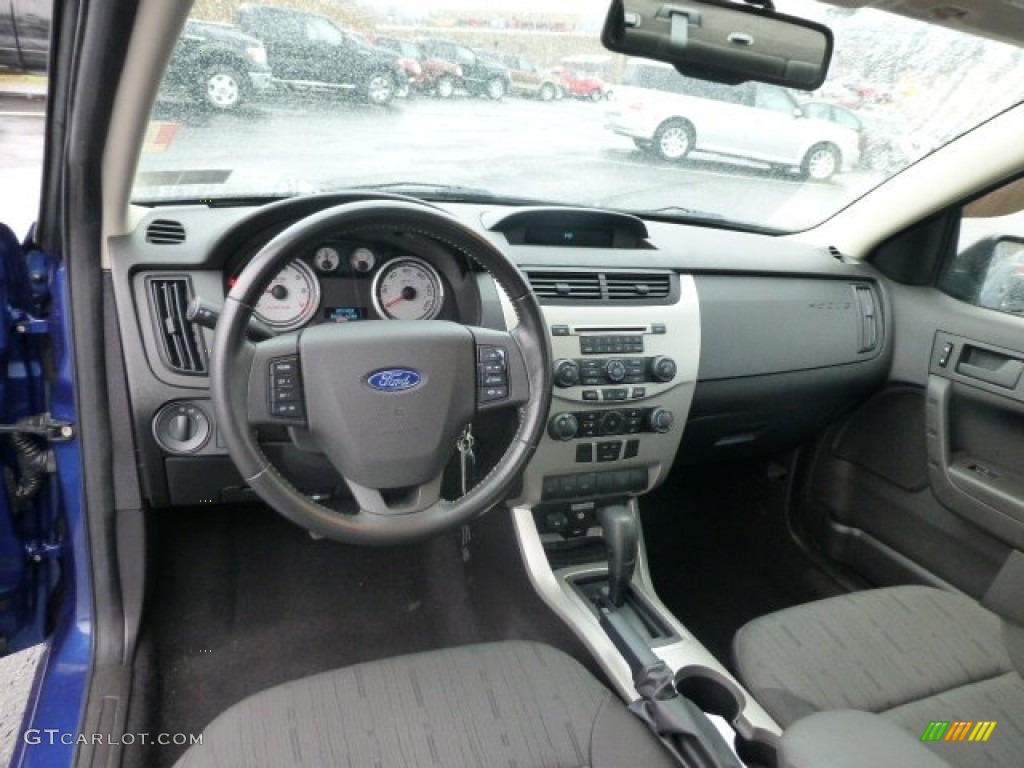 Charcoal Black Interior 2008 Ford Focus SE Sedan Photo #77881152