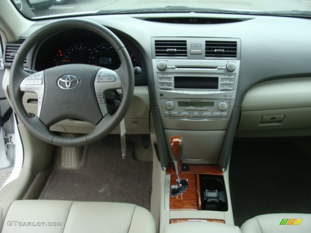 2011 Toyota Camry XLE Bisque Dashboard Photo #77882777
