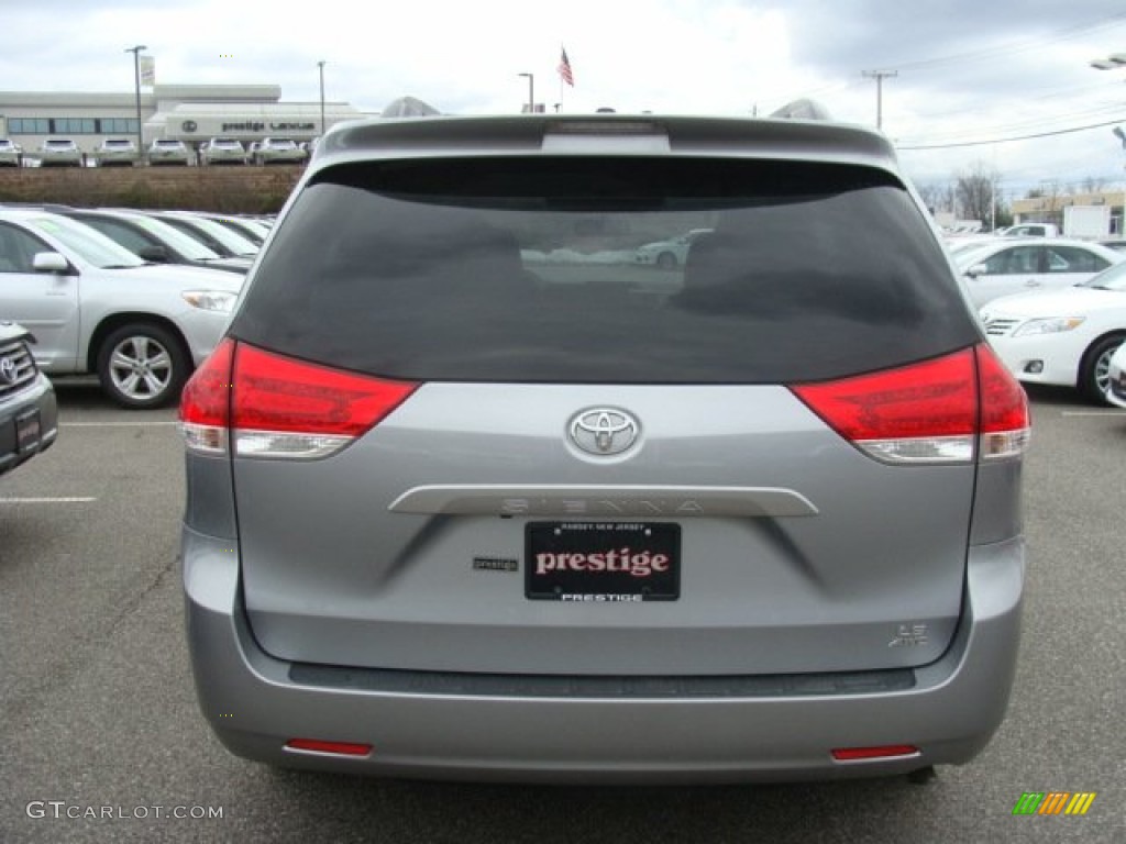 2011 Sienna LE AWD - Silver Sky Metallic / Light Gray photo #5