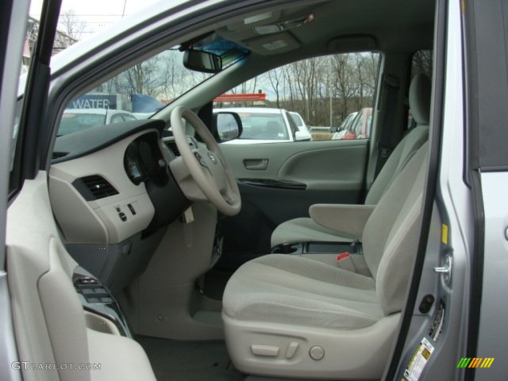 2011 Sienna LE AWD - Silver Sky Metallic / Light Gray photo #7