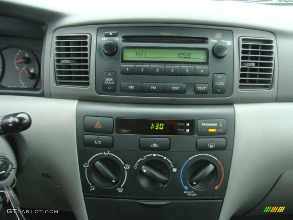 2005 Toyota Corolla CE Controls Photo #77883948