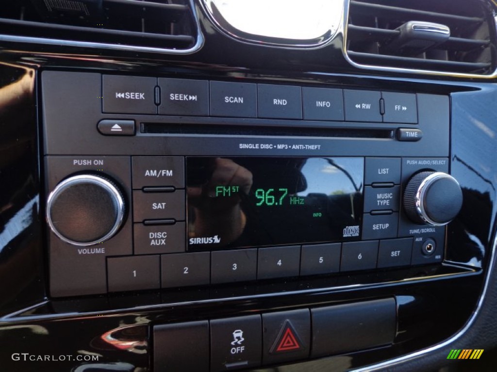 2012 Chrysler 200 Touring Convertible Audio System Photo #77883998