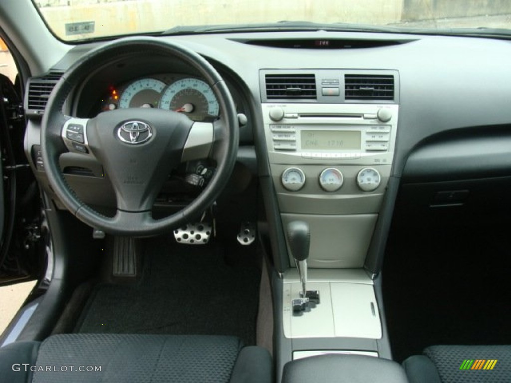 2011 Toyota Camry SE Dark Charcoal Dashboard Photo #77884539