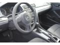 Black - Passat 2.5L S Photo No. 10