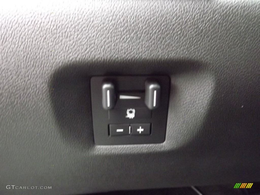 2013 Chevrolet Avalanche LTZ 4x4 Black Diamond Edition Controls Photo #77887071