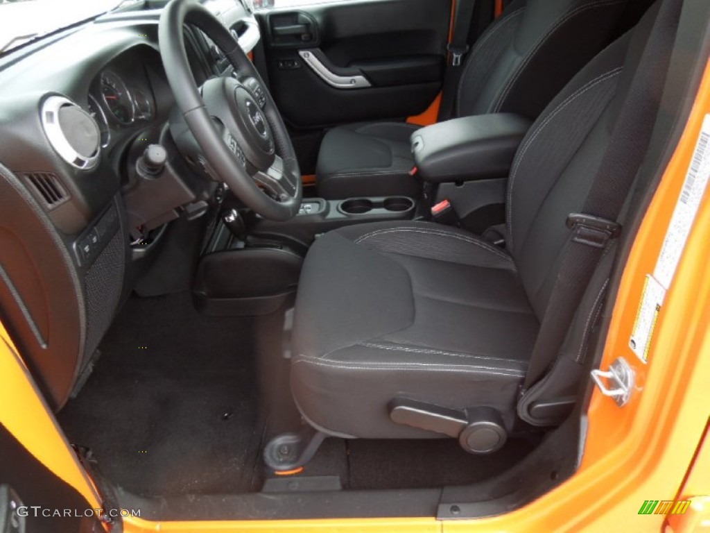 Black Interior 2013 Jeep Wrangler Unlimited Rubicon 4x4 Photo #77887572