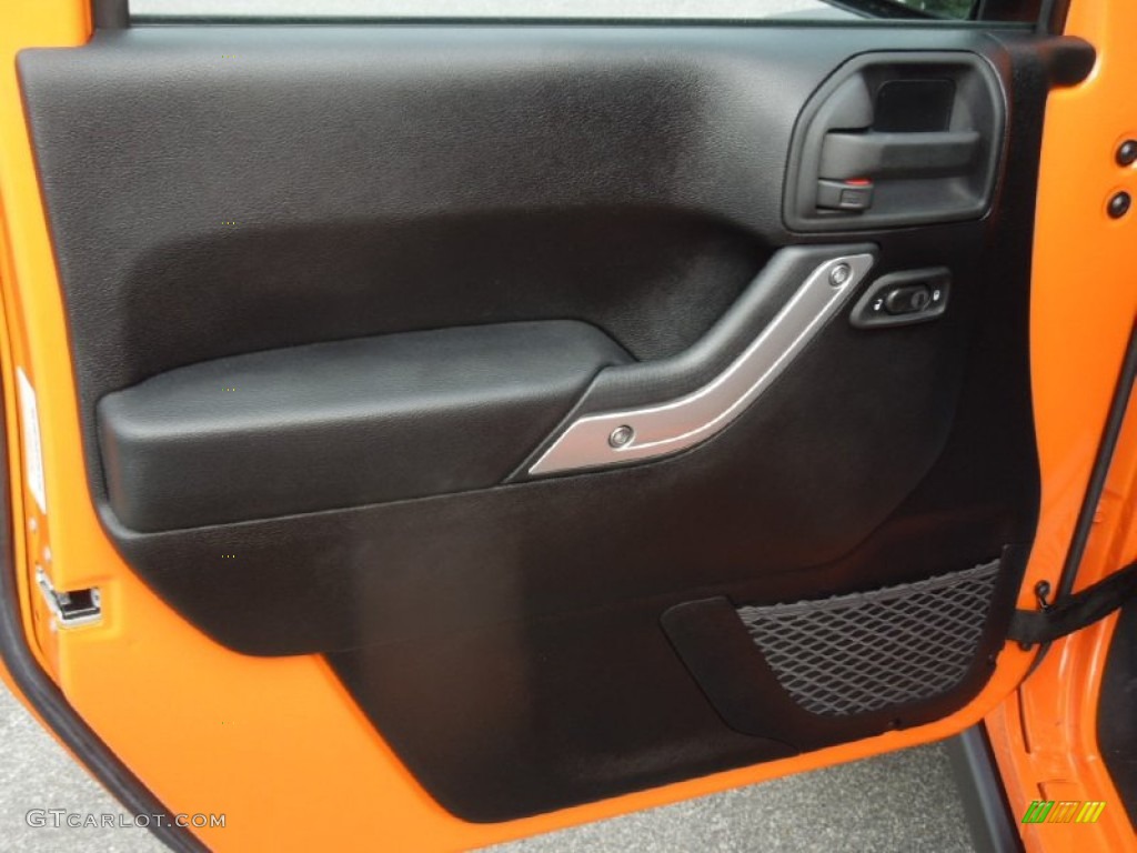 2013 Jeep Wrangler Unlimited Rubicon 4x4 Black Door Panel Photo #77887599