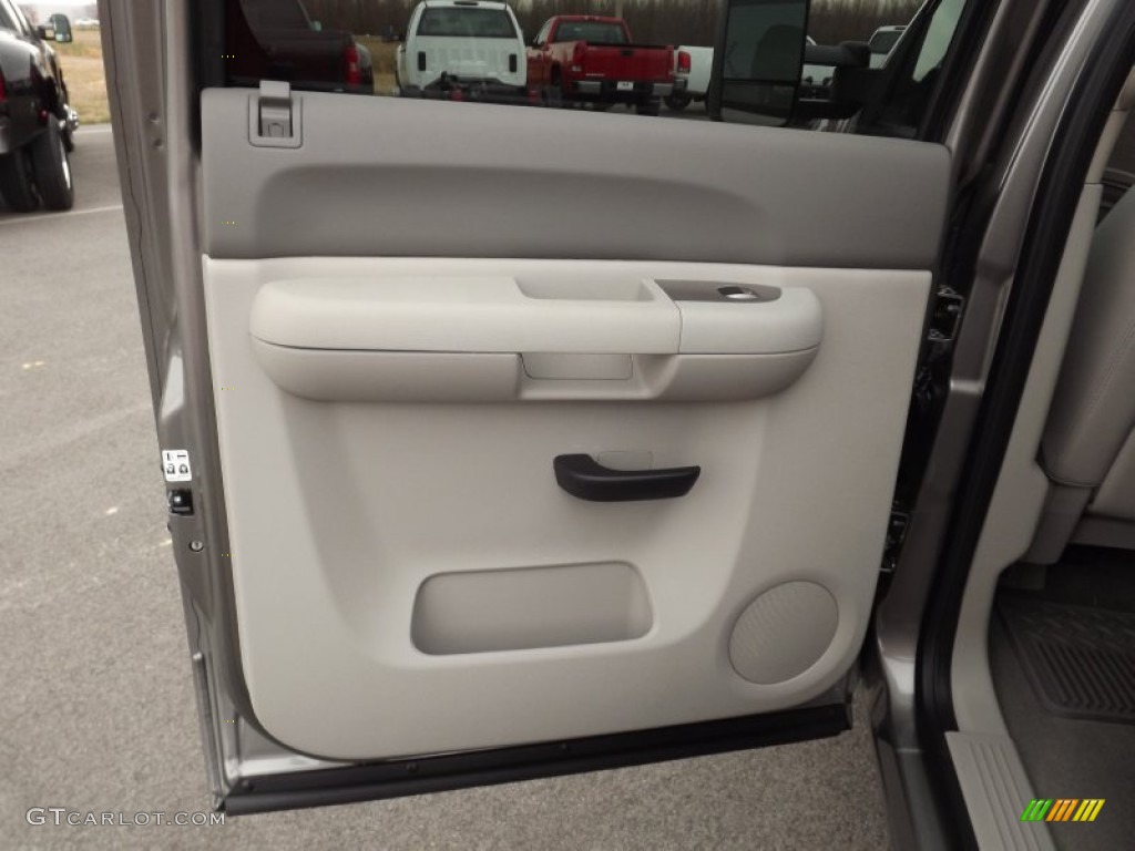 2013 GMC Sierra 3500HD SLE Crew Cab 4x4 Dually Chassis Light Titanium Door Panel Photo #77887875