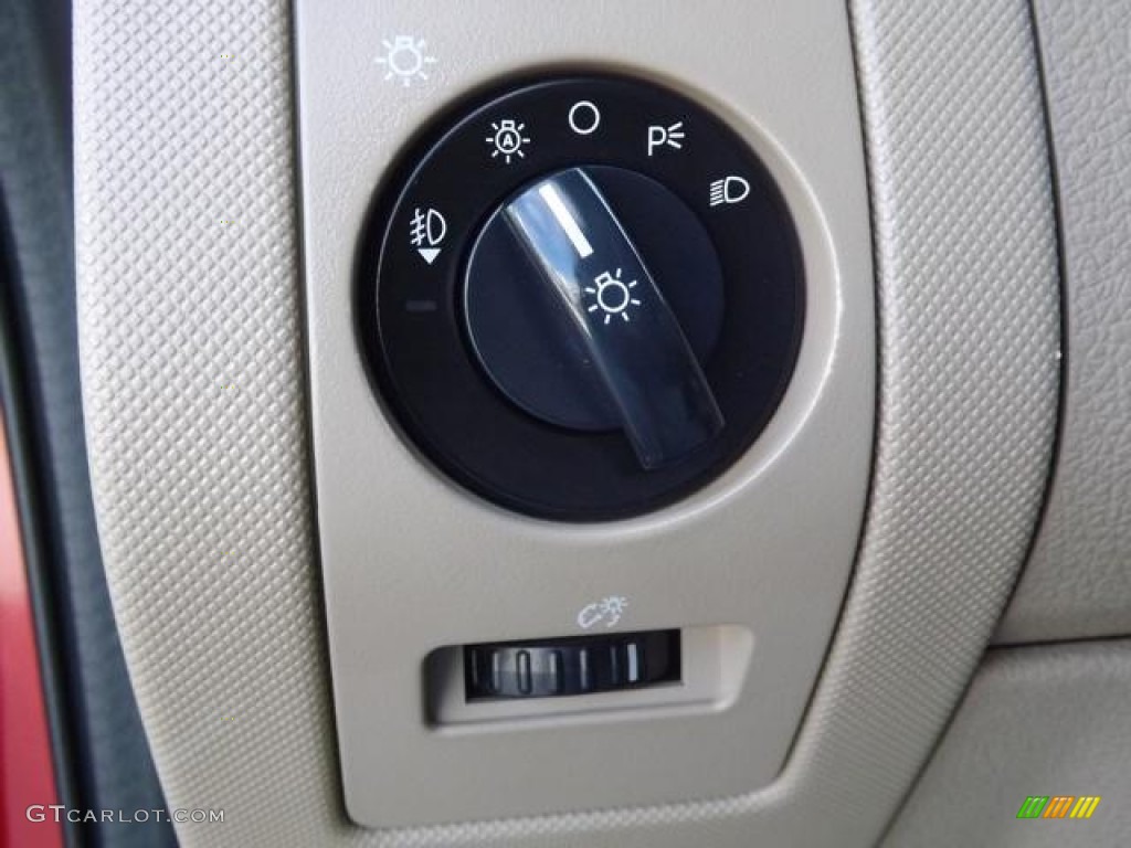 2007 Ford Explorer XLT Controls Photos