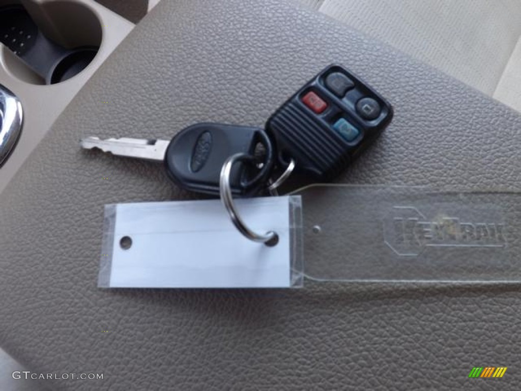 2007 Ford Explorer XLT Keys Photos