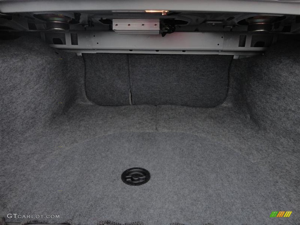 2003 Chevrolet Impala LS Trunk Photo #77890290