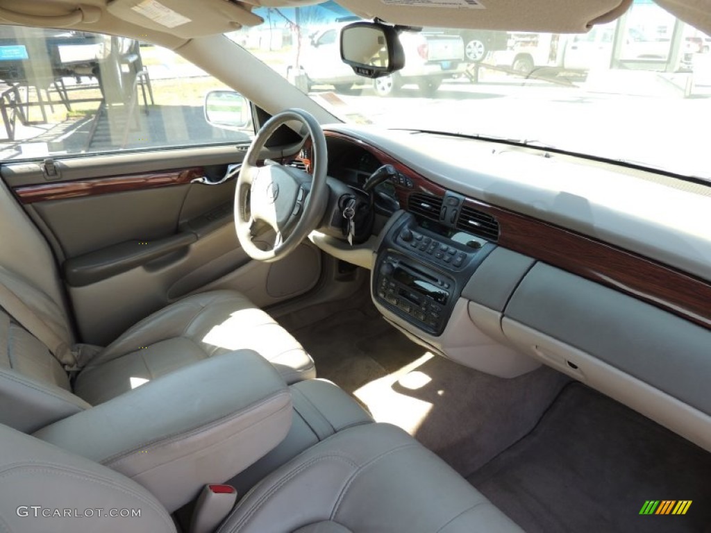 2005 DeVille Sedan - Light Platinum / Shale photo #6