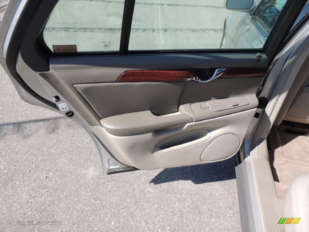 2005 DeVille Sedan - Light Platinum / Shale photo #13