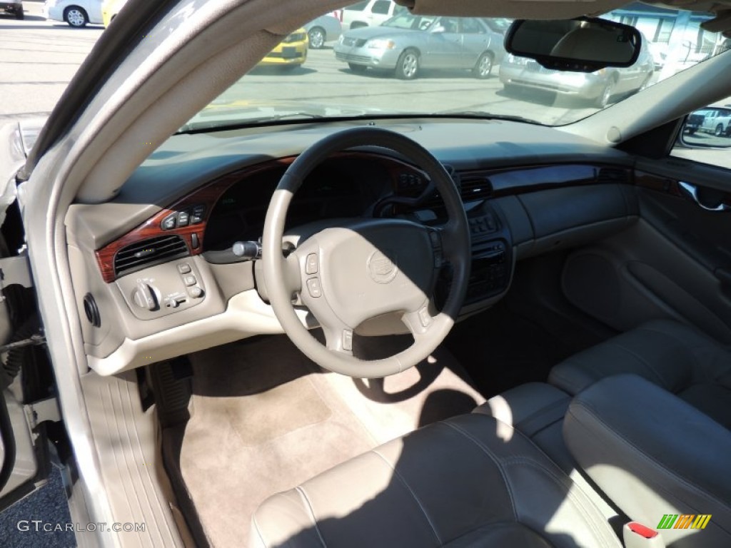 2005 DeVille Sedan - Light Platinum / Shale photo #14