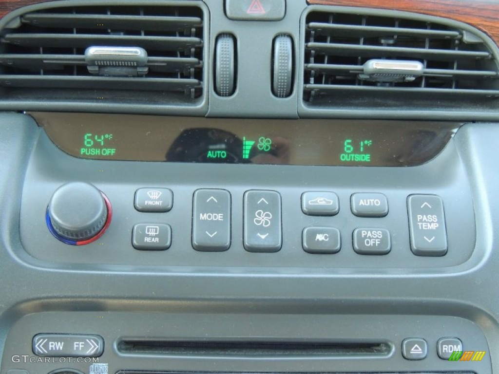 2005 DeVille Sedan - Light Platinum / Shale photo #20