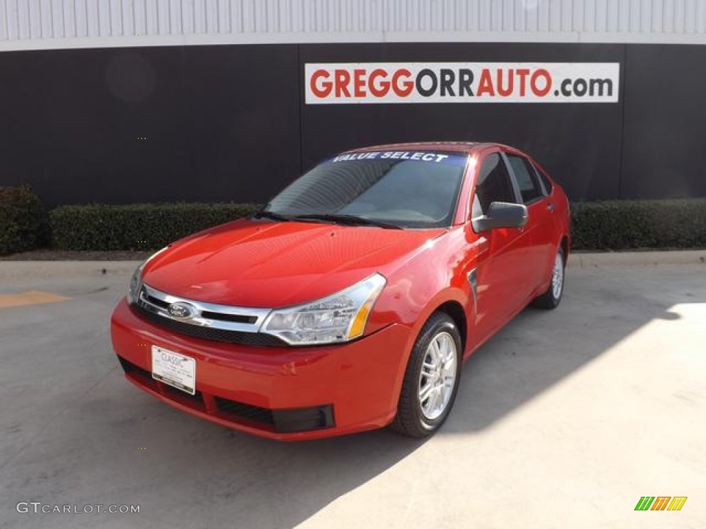 2008 Focus SE Sedan - Vermillion Red / Medium Stone photo #2