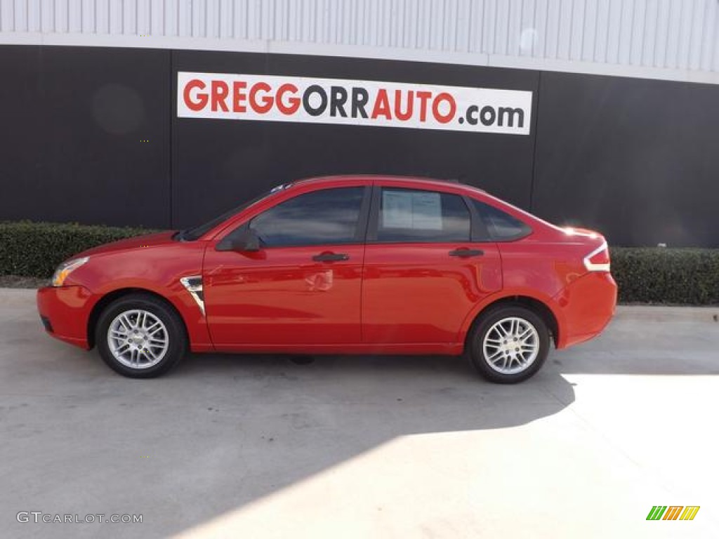 2008 Focus SE Sedan - Vermillion Red / Medium Stone photo #4