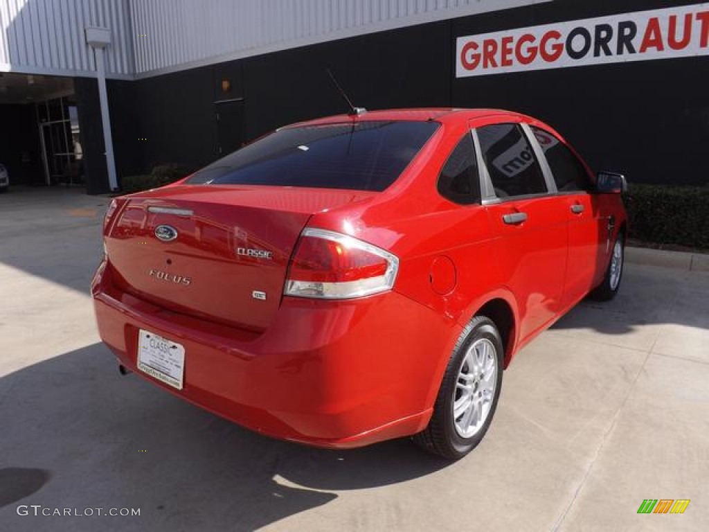 2008 Focus SE Sedan - Vermillion Red / Medium Stone photo #7
