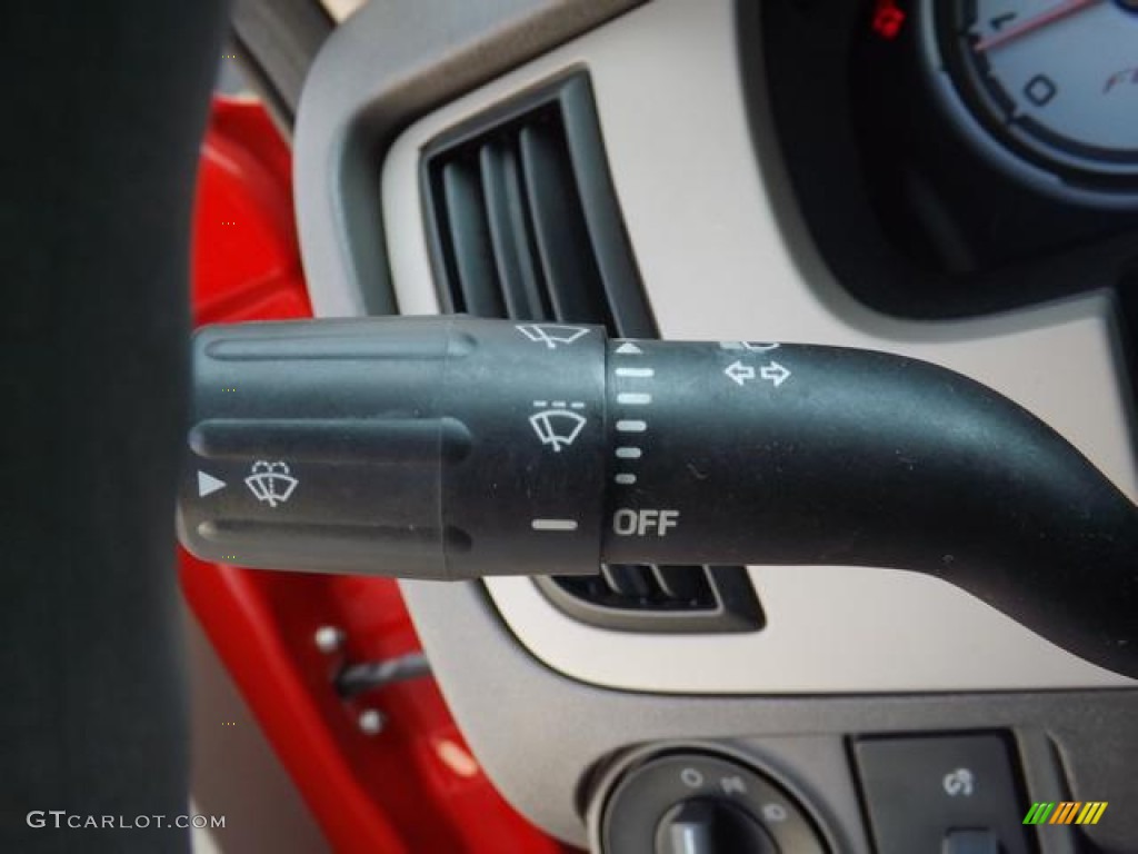 2008 Focus SE Sedan - Vermillion Red / Medium Stone photo #19