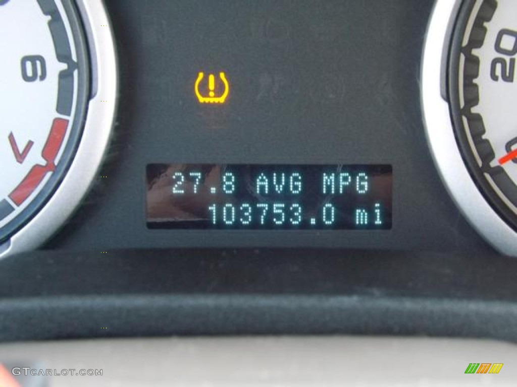 2008 Focus SE Sedan - Vermillion Red / Medium Stone photo #21