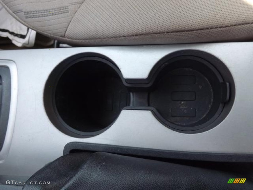 2008 Focus SE Sedan - Vermillion Red / Medium Stone photo #23