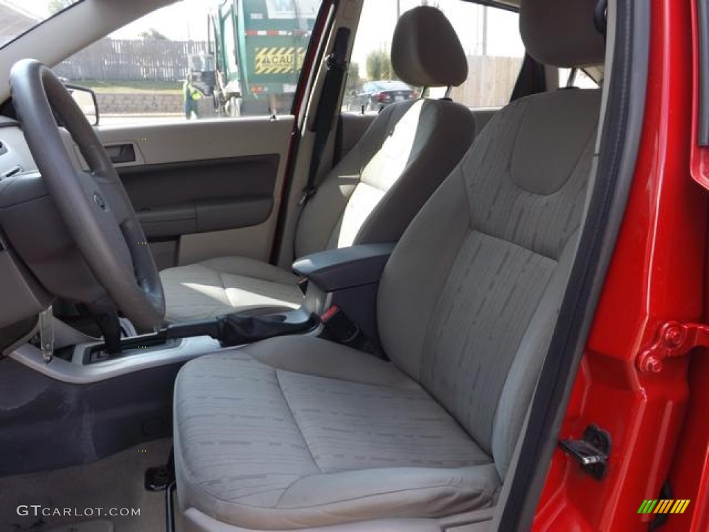 2008 Focus SE Sedan - Vermillion Red / Medium Stone photo #24