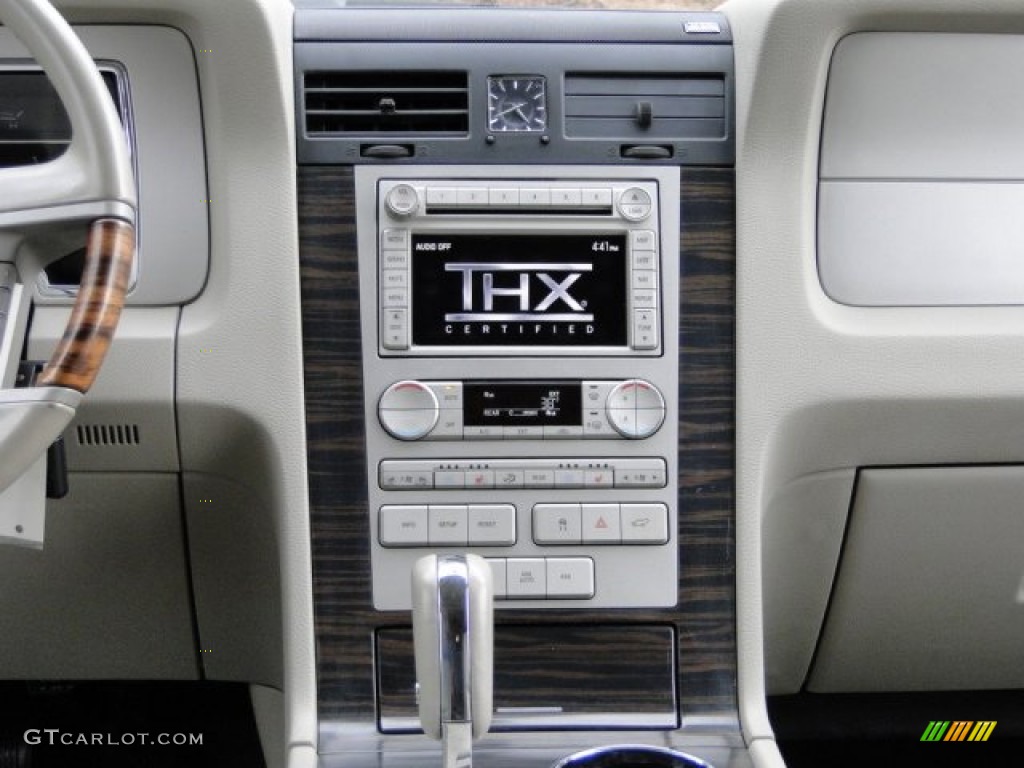2007 Lincoln Navigator L Ultimate 4x4 Controls Photo #77895823