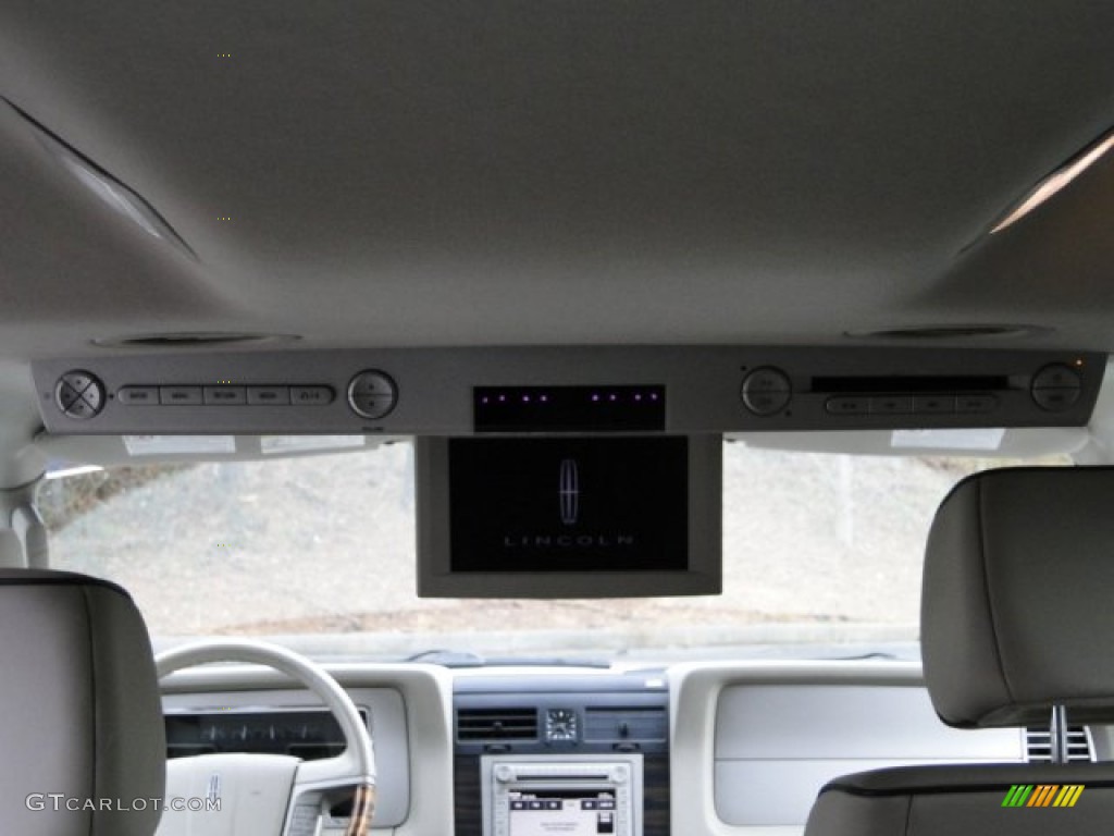 2007 Lincoln Navigator L Ultimate 4x4 Entertainment System Photo #77895907