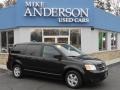 Brilliant Black Crystal Pearl 2010 Dodge Grand Caravan SE