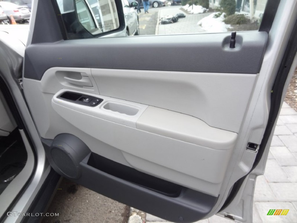 2008 Jeep Liberty Sport 4x4 Pastel Slate Gray Door Panel Photo #77901010