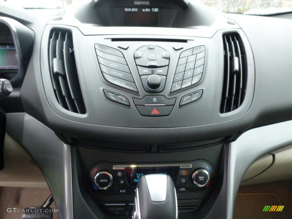 2013 Ford C-Max Hybrid SE Controls Photo #77902215