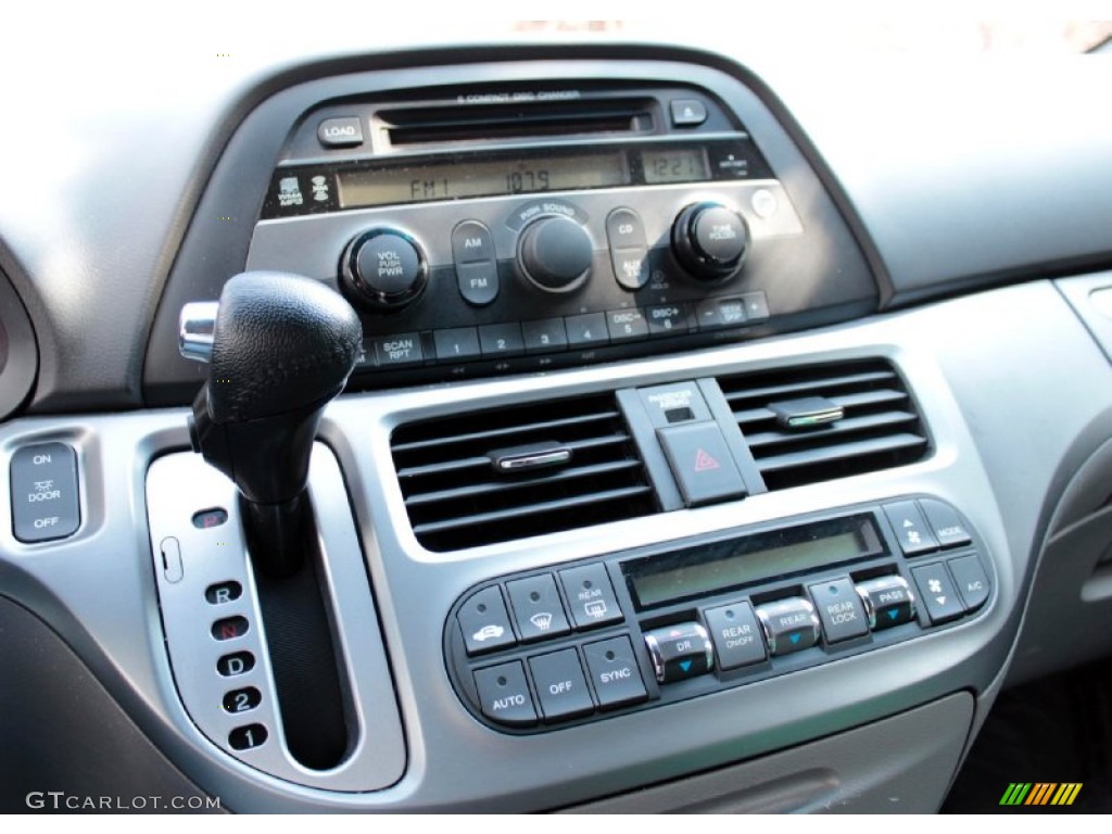 2010 Honda Odyssey EX-L Controls Photo #77903878