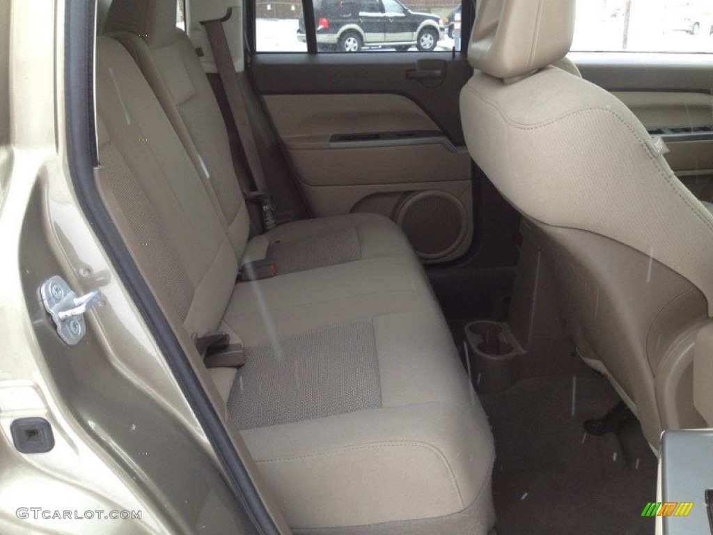 2007 Jeep Compass Sport Rear Seat Photo #77904037