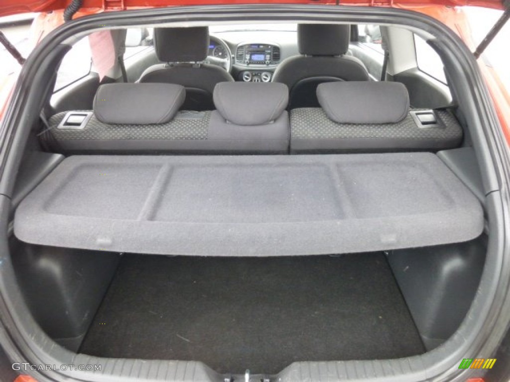 2010 Hyundai Accent GS 3 Door Trunk Photos