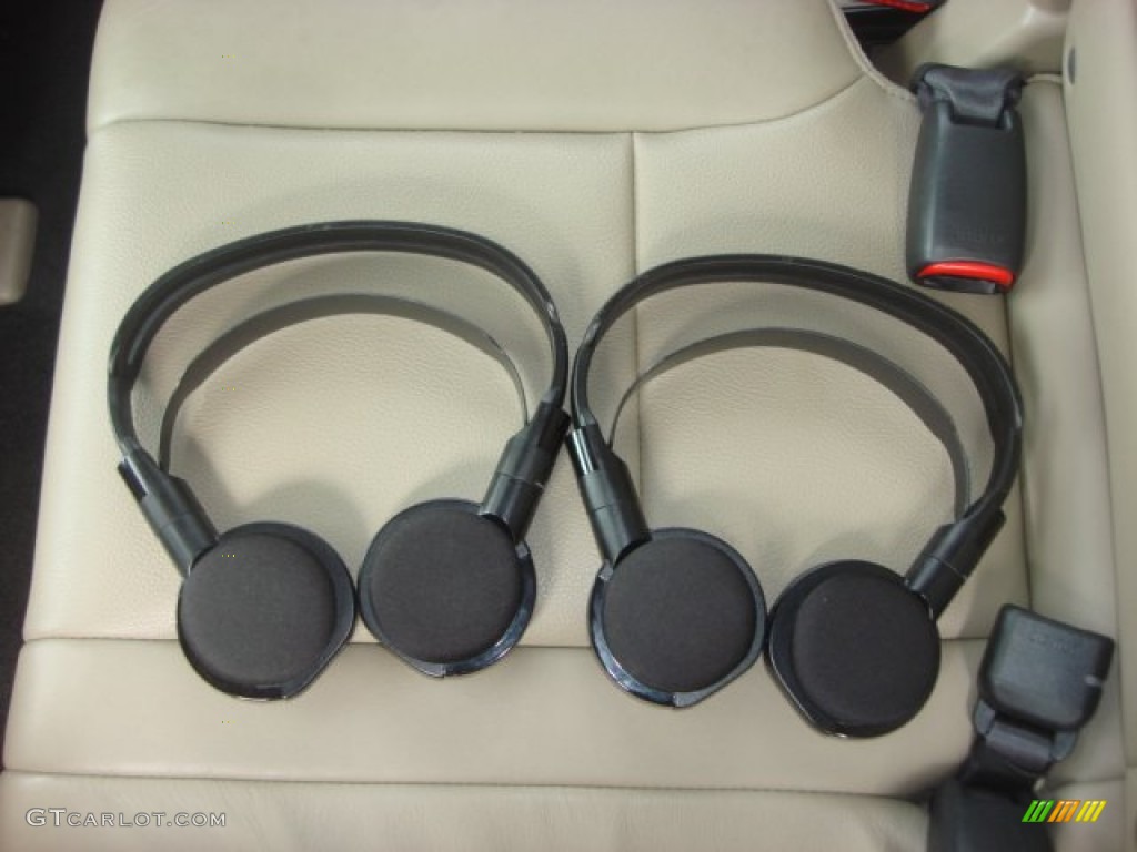 2010 Honda Pilot Touring Audio System Photos