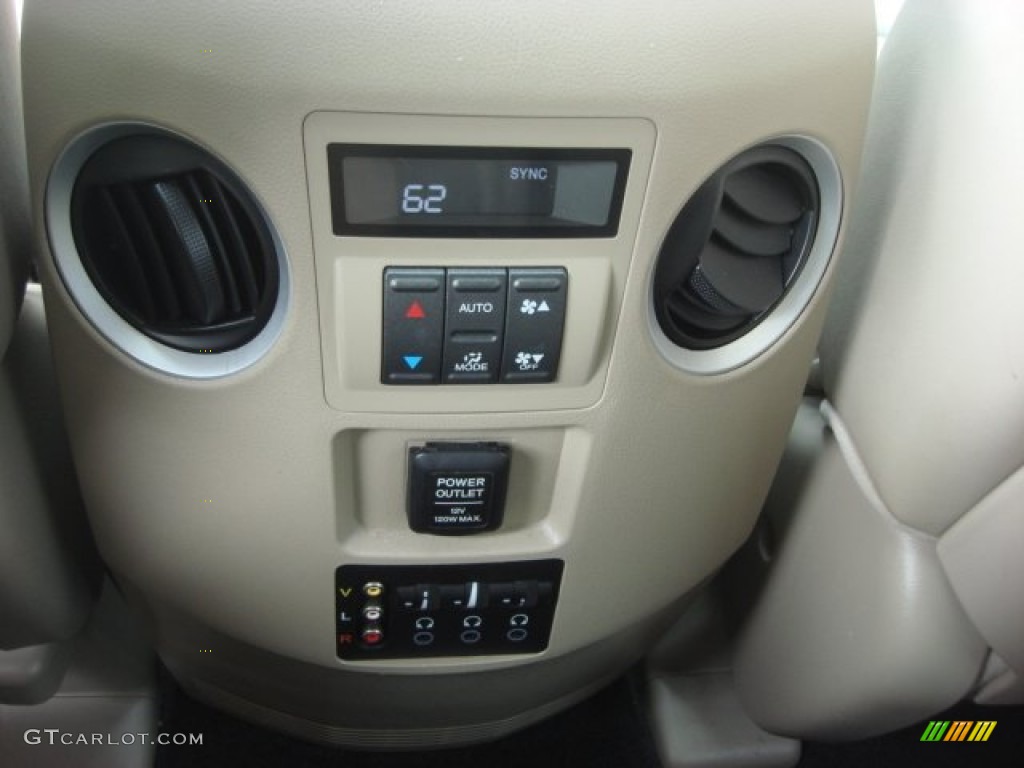 2010 Honda Pilot Touring Controls Photo #77905972