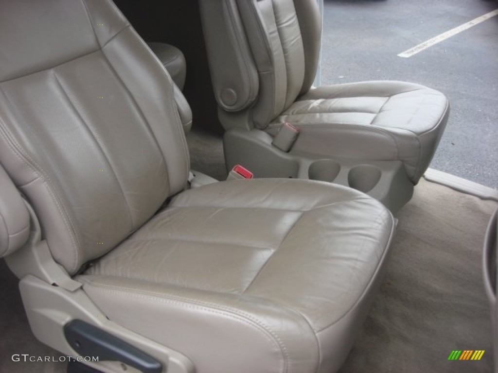 2001 Silhouette Premier - Arctic White / Beige photo #18