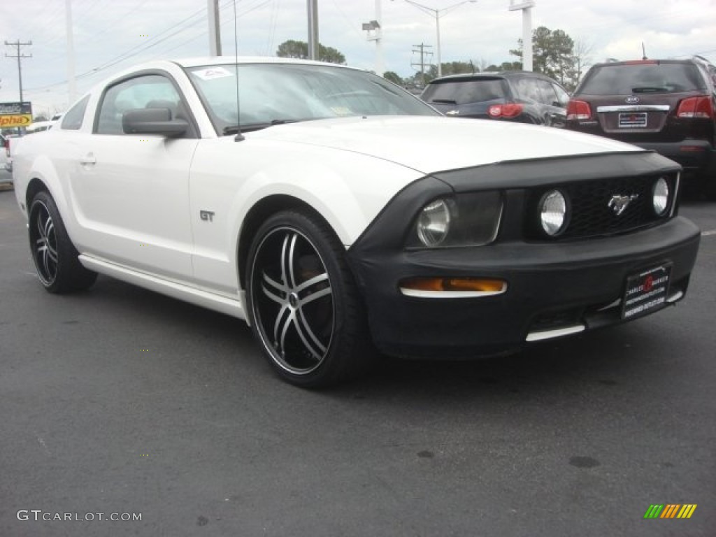 2006 Mustang GT Premium Coupe - Performance White / Dark Charcoal photo #1