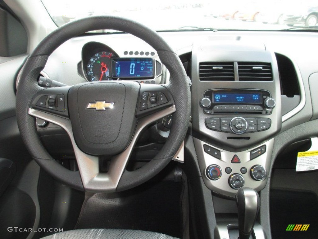 2013 Chevrolet Sonic LT Hatch Dark Pewter/Dark Titanium Dashboard Photo #77907445