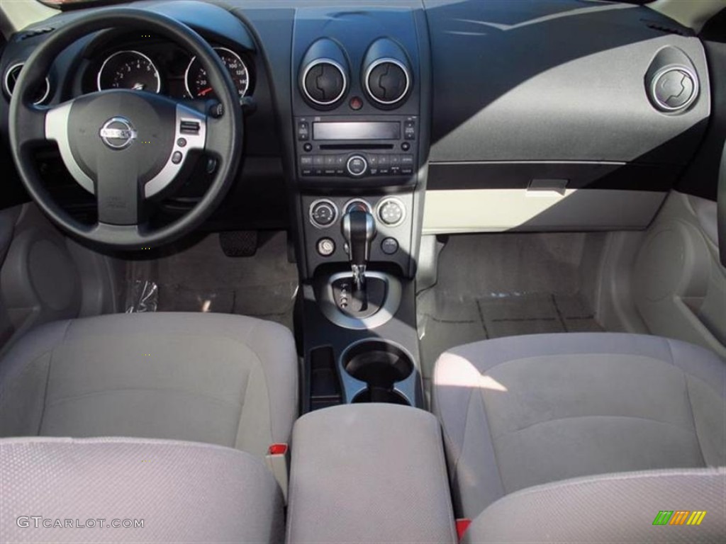 2009 Nissan Rogue S Dashboard Photos