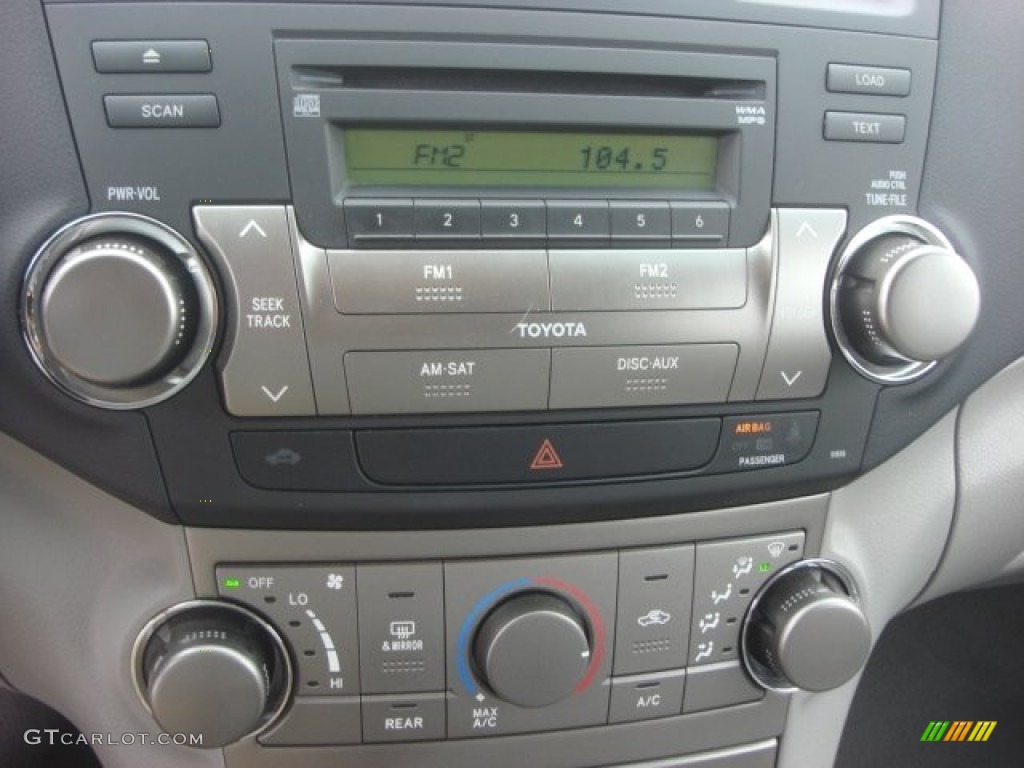 2010 Toyota Highlander V6 Controls Photo #77908390