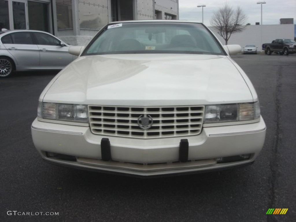 1997 Seville STS - White Diamond / Camel photo #9