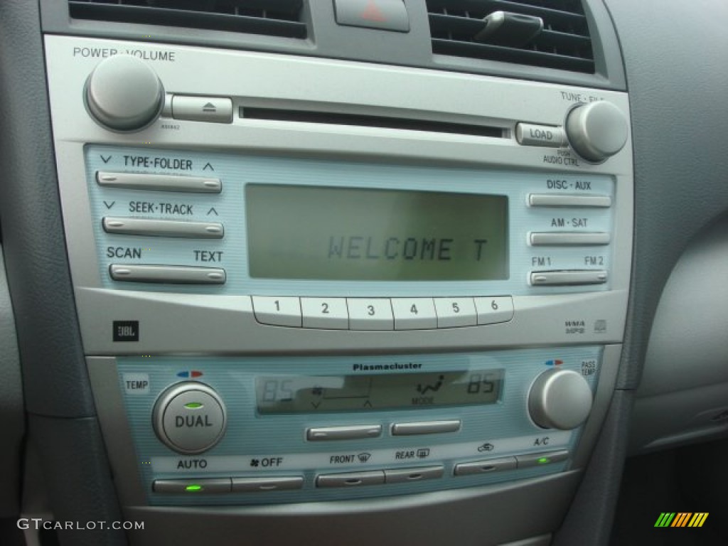 2009 Toyota Camry XLE Audio System Photos