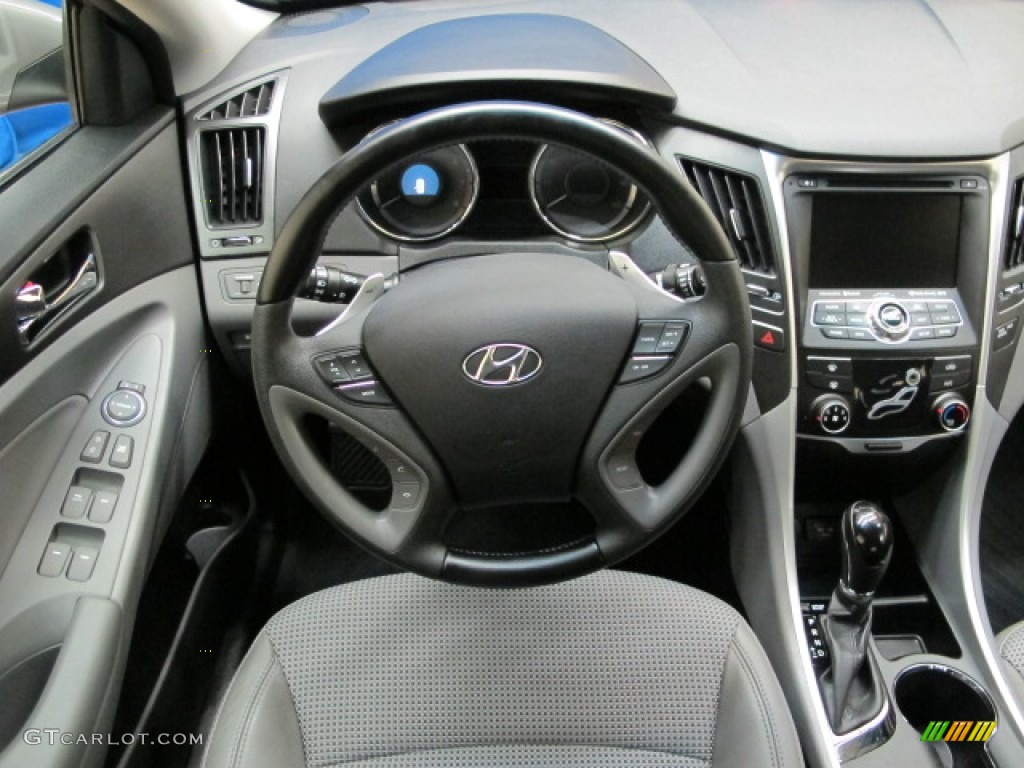 2012 Hyundai Sonata SE Dashboard Photos