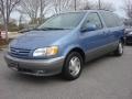 Front 3/4 View of 2003 Sienna XLE