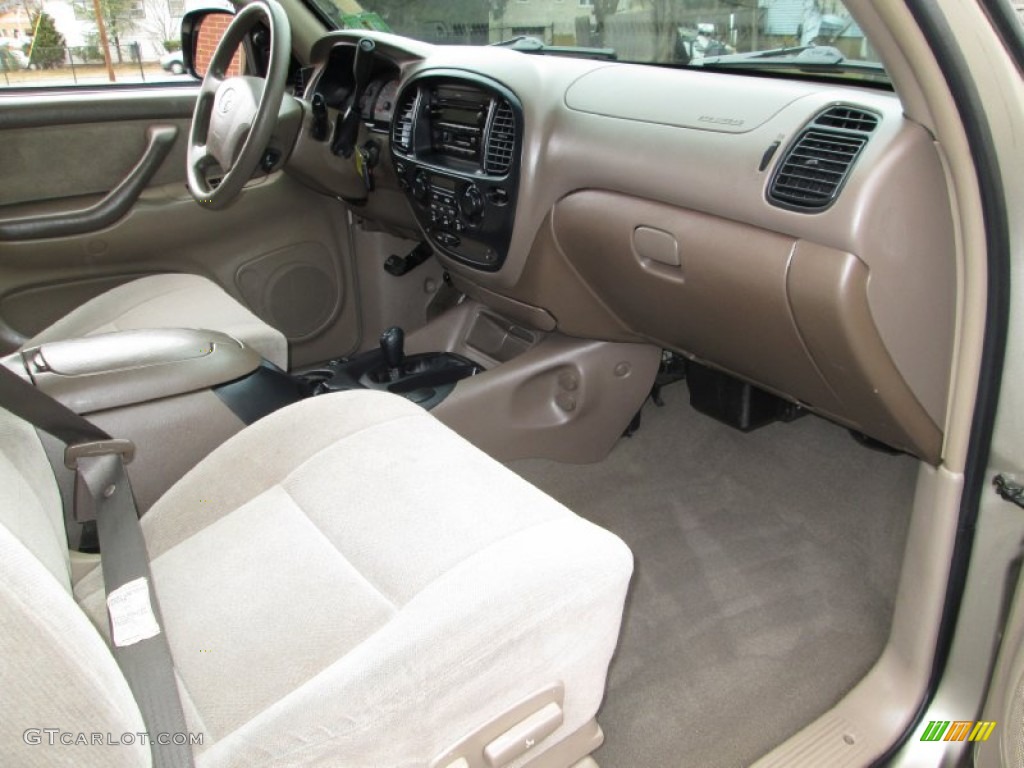 2004 Toyota Sequoia SR5 4x4 Dashboard Photos